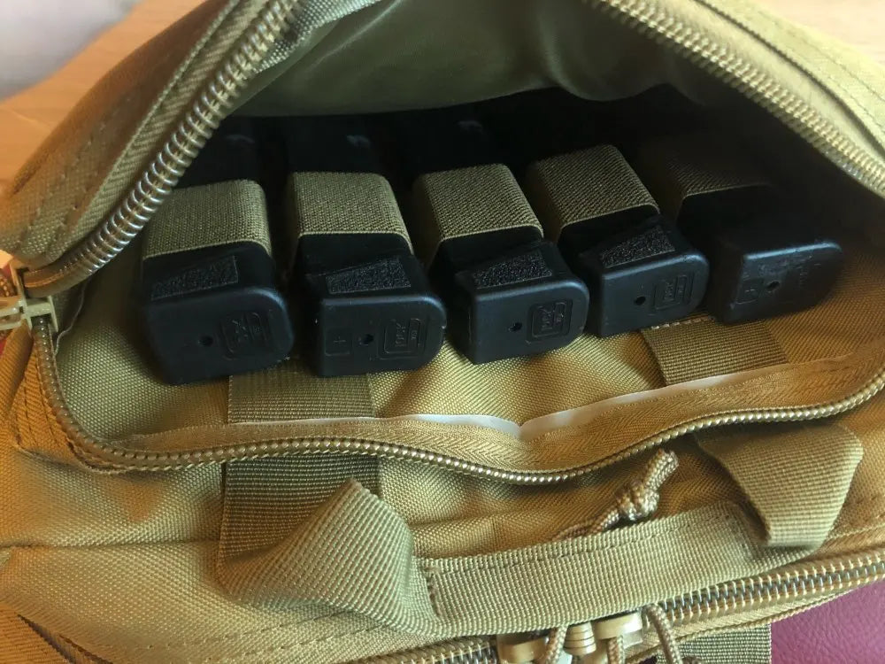 "Tactical Dual Gun Range Bag: Universal Handgun Storage and Transport Solution"